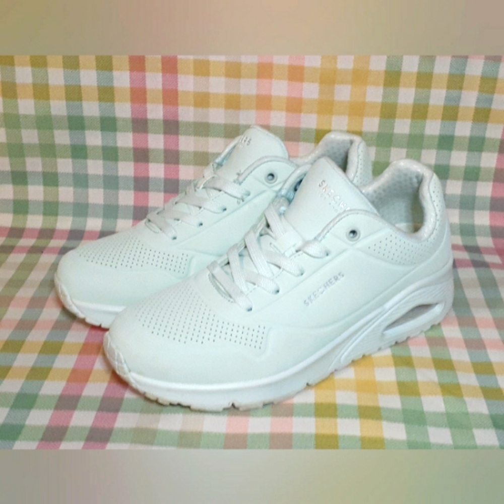 Skechers Uno Frosty Kicks Womens Comfort Sneakers